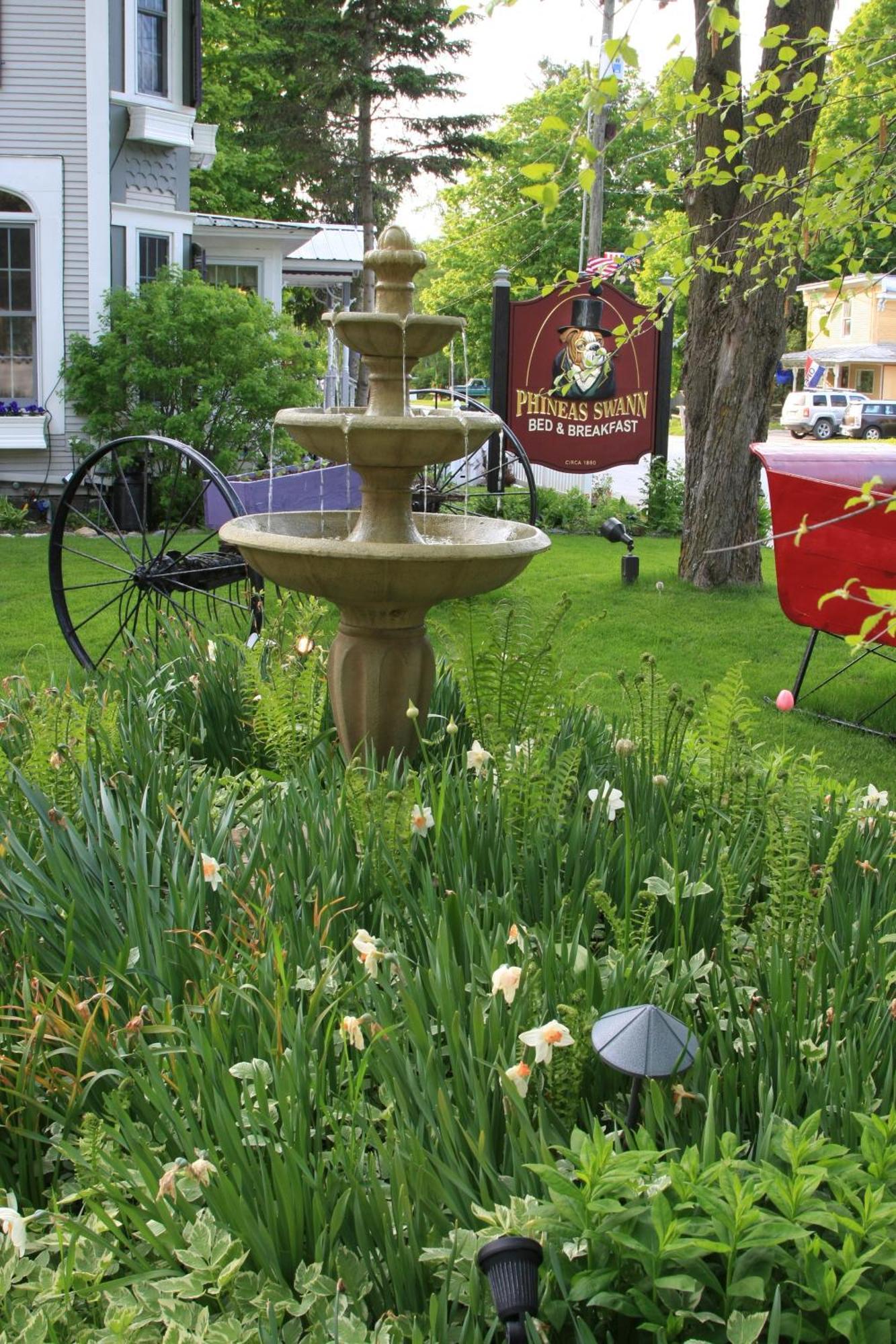 Phineas Swann Inn & Spa Montgomery Center Екстер'єр фото