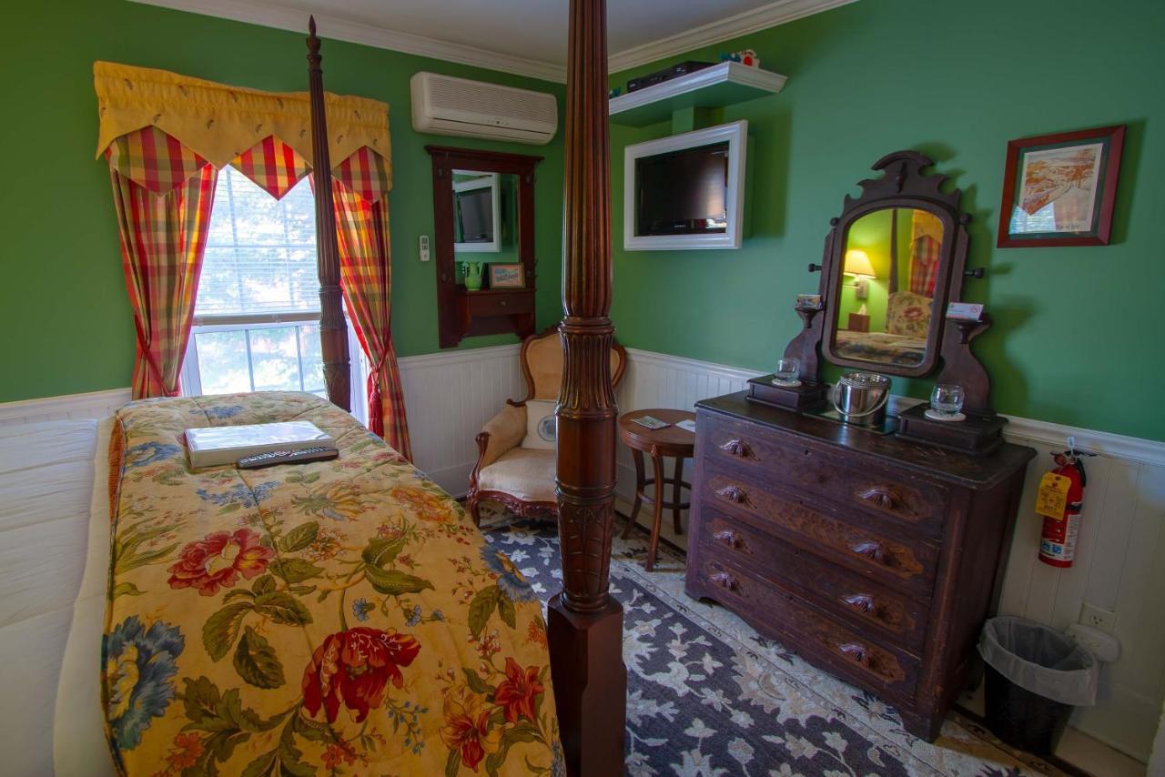 Phineas Swann Inn & Spa Montgomery Center Екстер'єр фото